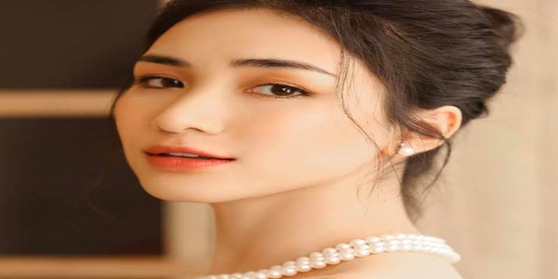 Tiểu sử chi tiết của nữ ca sĩ Hòa Minzy